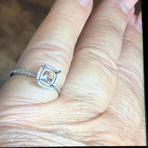 Semi Mount of 10K gold, .25 carats diamonds - Picture 2 of 8